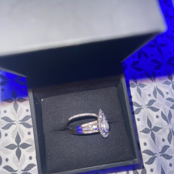 1-1/4 CT. T.W. Composite Baguette and Round Diamond Layered Pear-Shape BridalSet - Picture 2 of 5